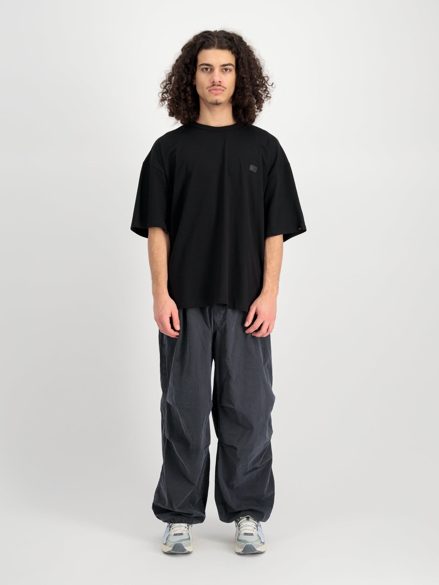 Alpha Industries Alpha Essential Relaxed Tee, soft cotton, gray.