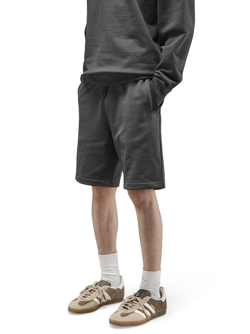 Alpha Industries Essential French Terry Short, dark green, sweatshirt material.