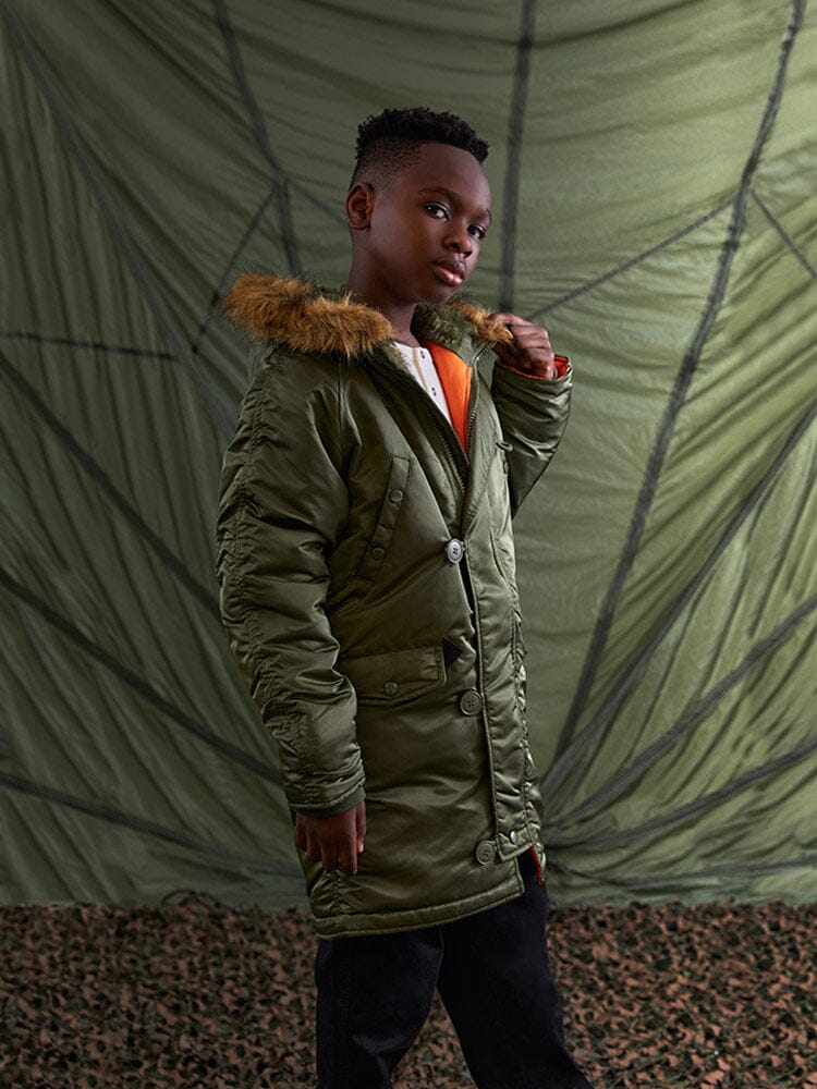 Alpha Industries N-3b Parka Youth, water-resistant, fur-lined jacket.