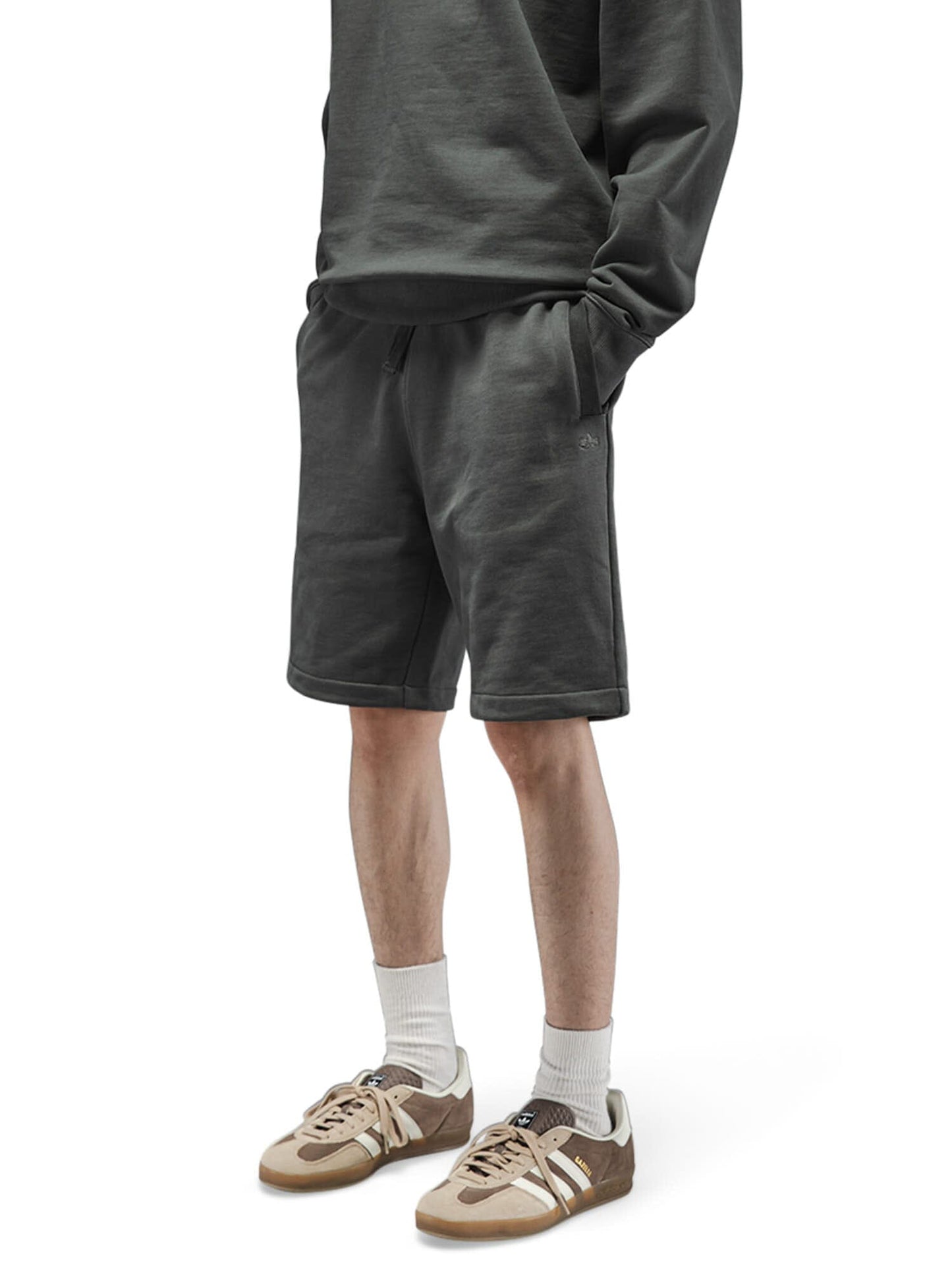 Alpha Industries Essential French Terry Short, dark green, sweatshirt material.