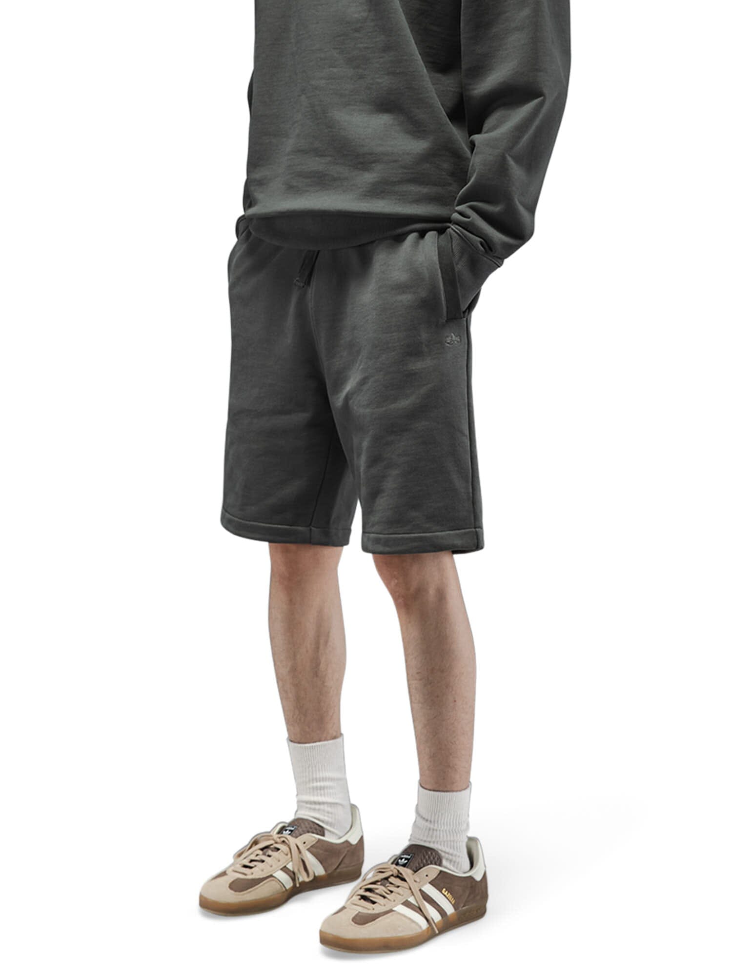Alpha Industries Essential French Terry Short, dark green, sweatshirt material.