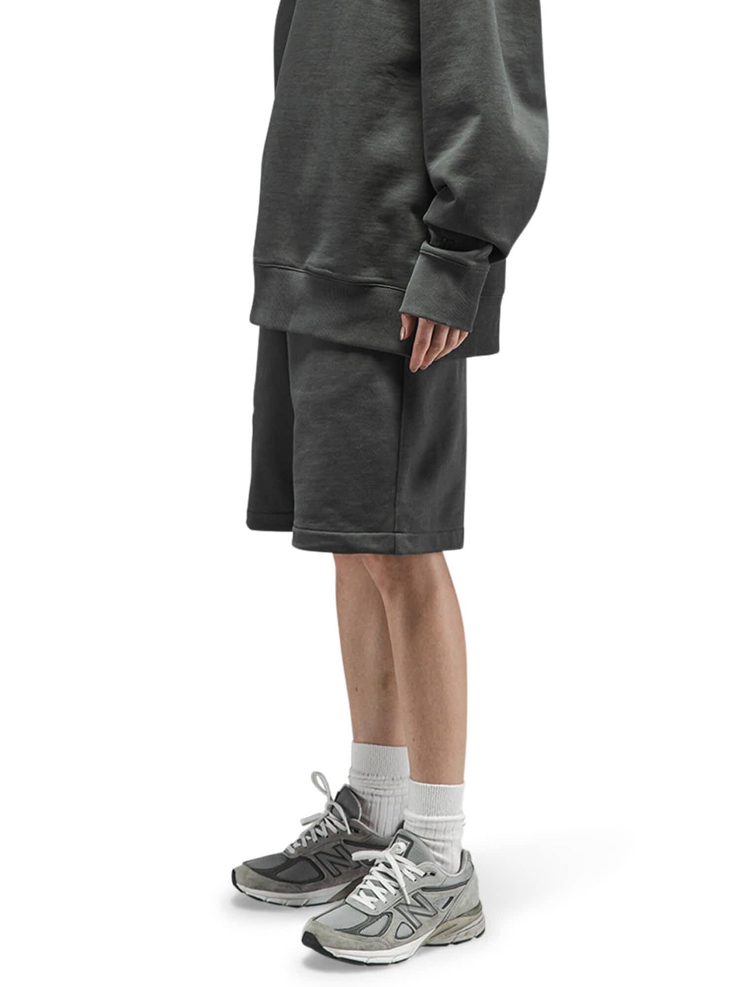 Alpha Industries Essential French Terry Short, dark color, terry material, elastic waistband.