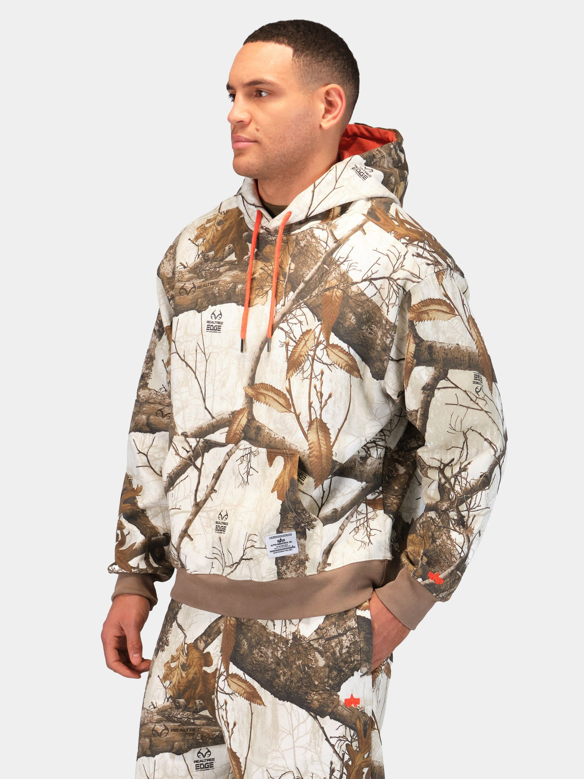 USE55500IN SNOW REALTREE CAMO