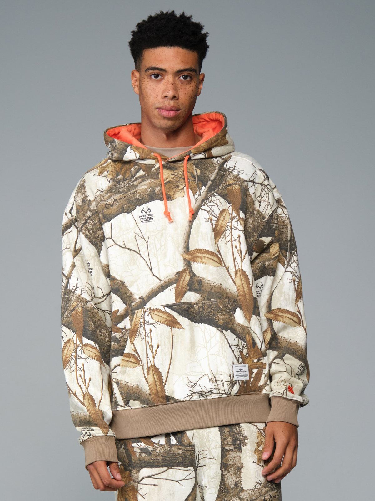 USE55500IN SNOW REALTREE CAMO