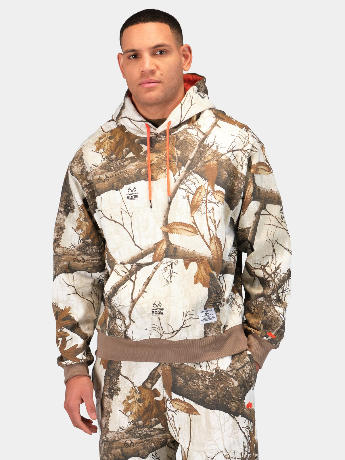 USE55500IN SNOW REALTREE CAMO