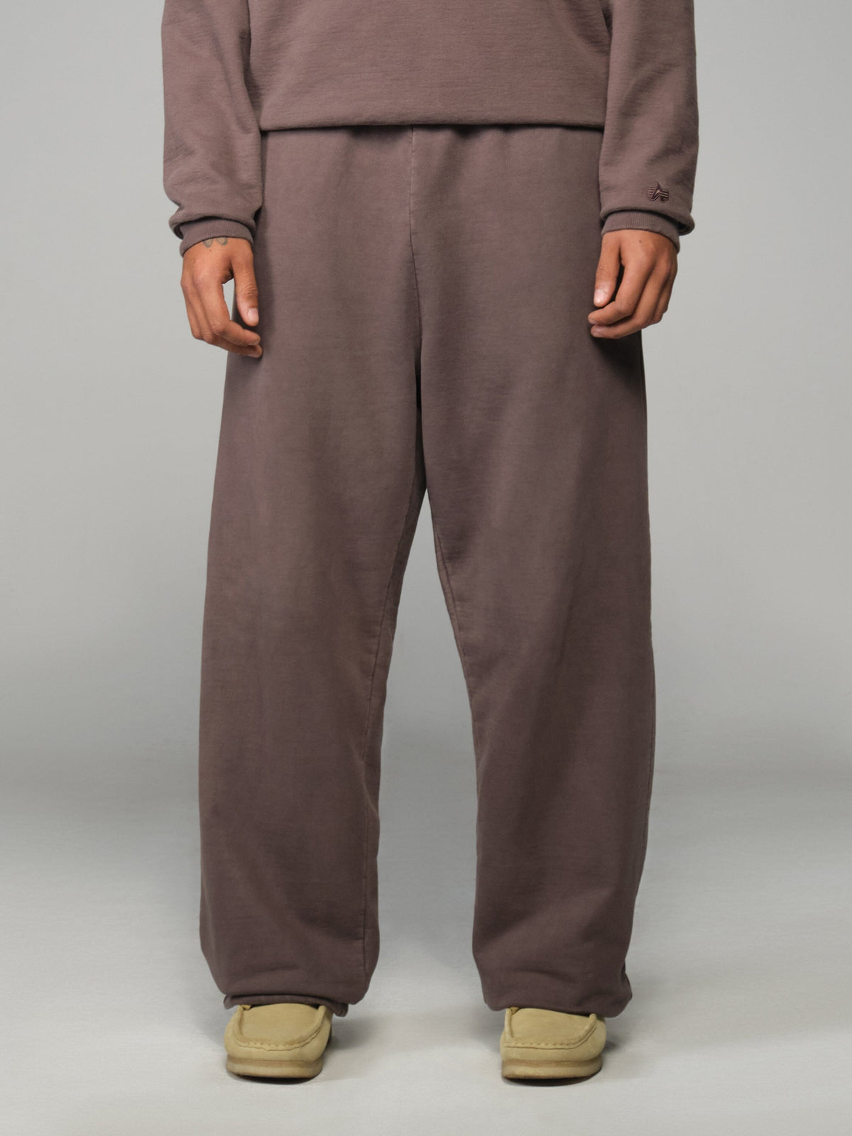ESSENTIAL RELAXED FIT BATTLEWASH SWEATPANT PANT Alpha Industries 