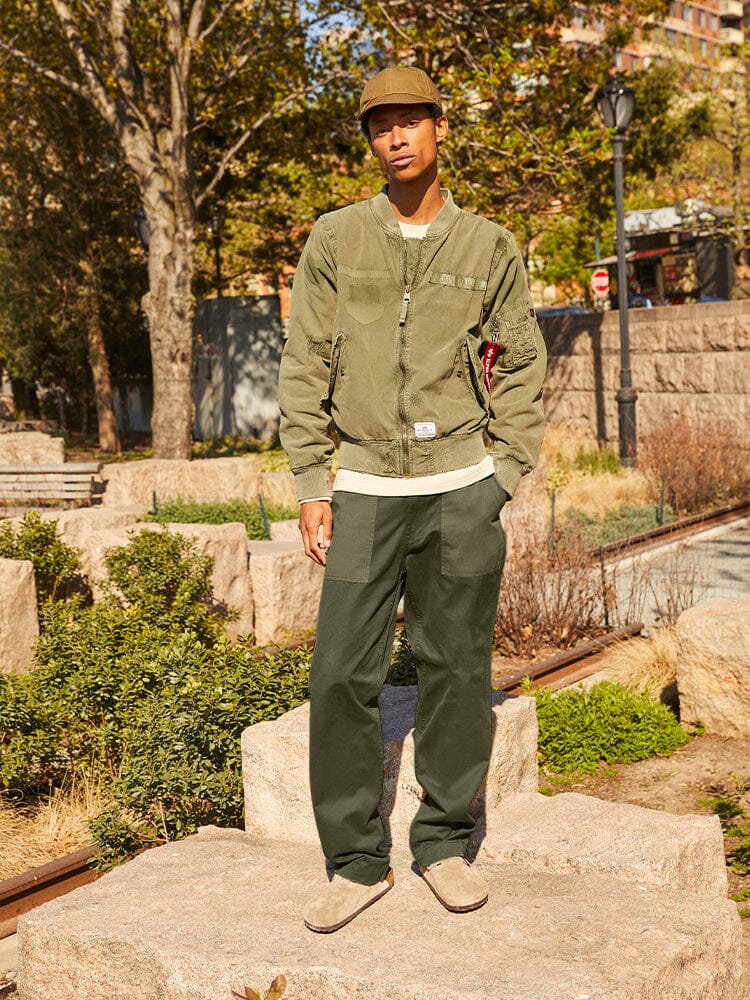 Alpha Industries Fatigue Pant, dark green, utility pockets.