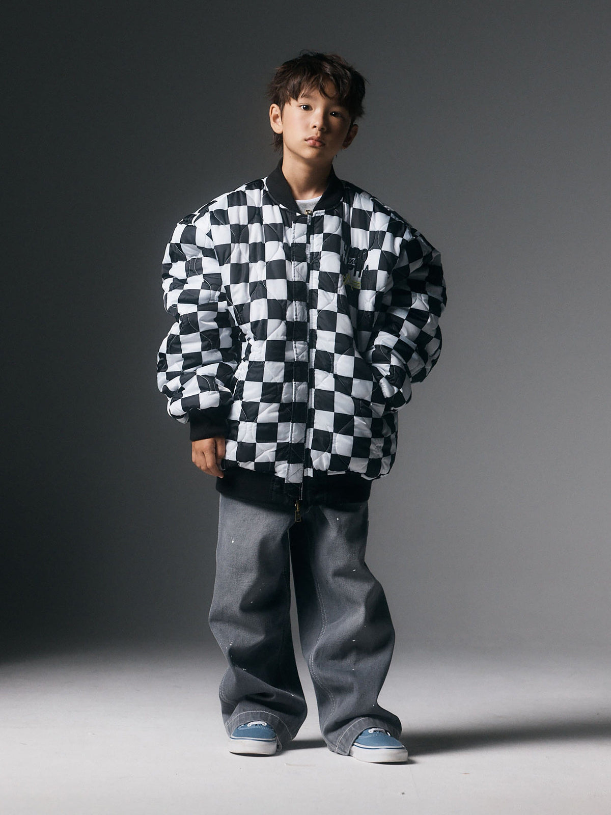 Hiro x Alpha YOUTH MA-1 - BlacKhaki model