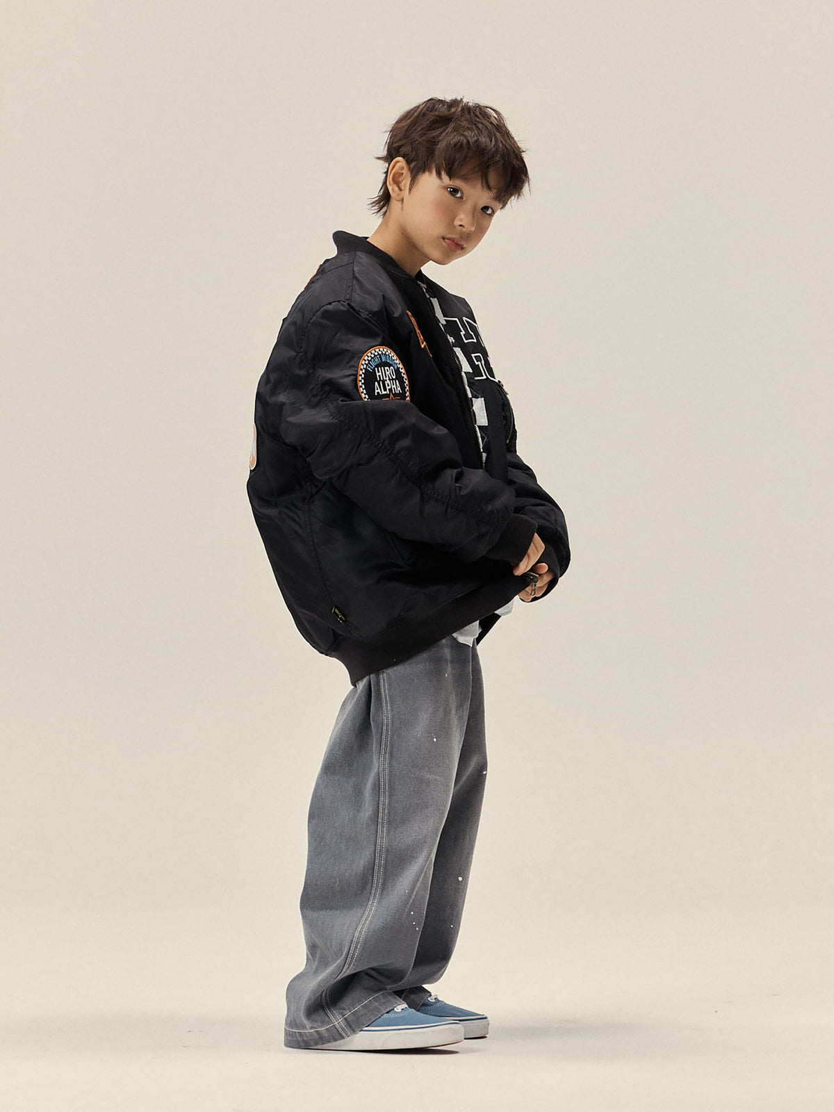Hiro x Alpha YOUTH MA-1 - BlacKhaki model