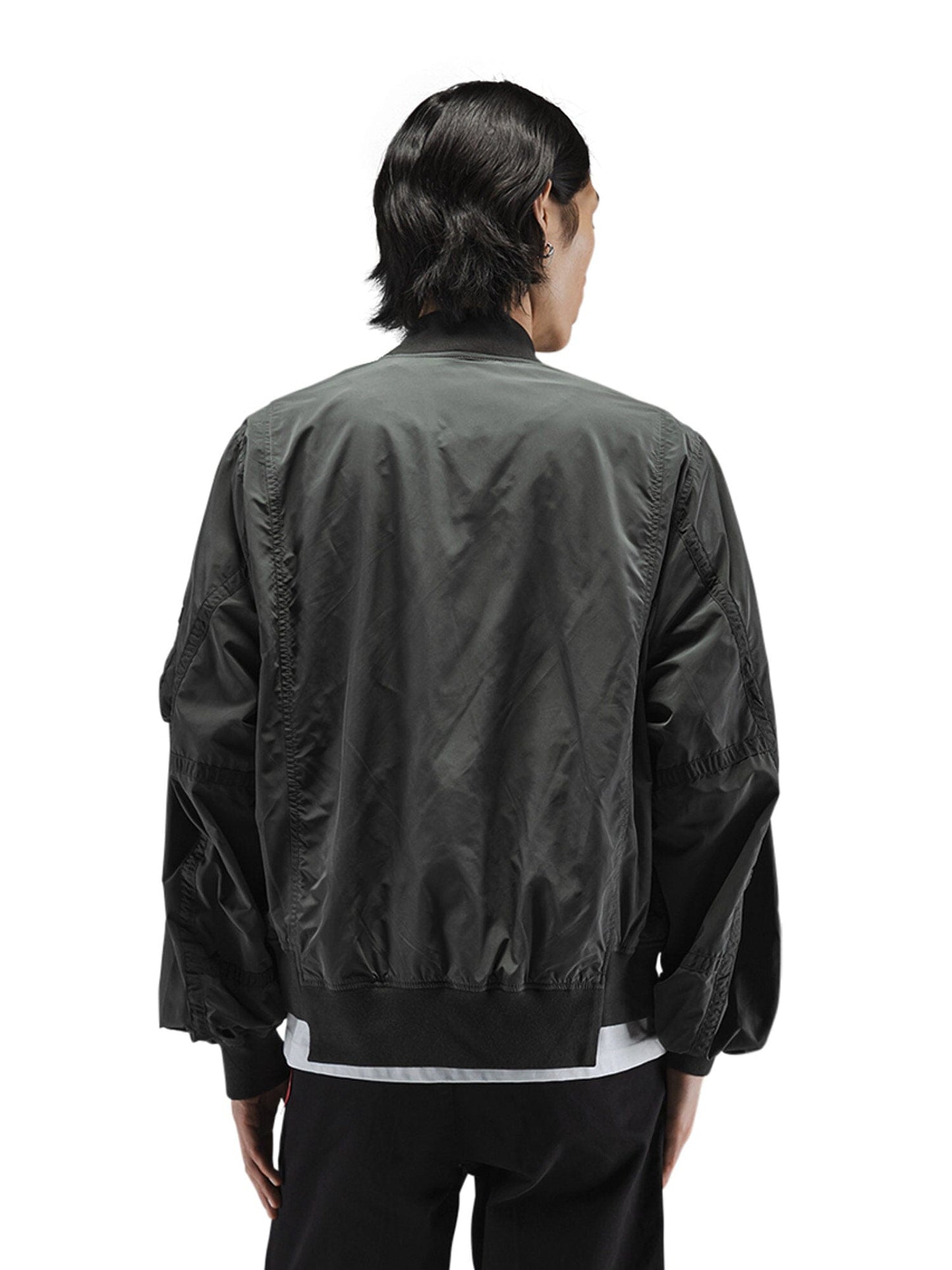 Alpha Industries L-2B Paratrooper Flight Jacket with subtle onion quilting, MA-1 collar, black.