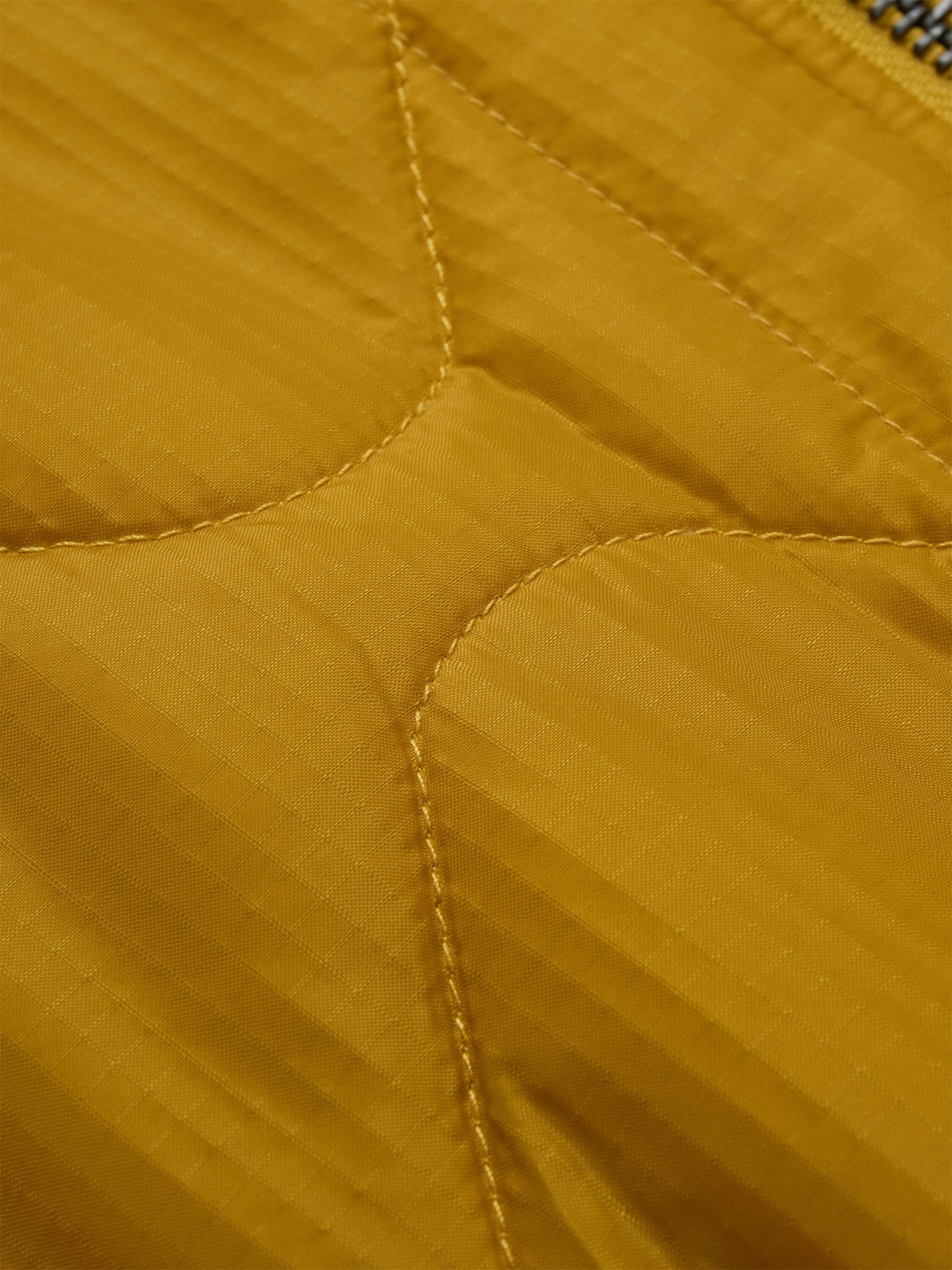 L-2B RELAXED QUILTED FLIGHT JACKET OUTERWEAR Alpha Industries 