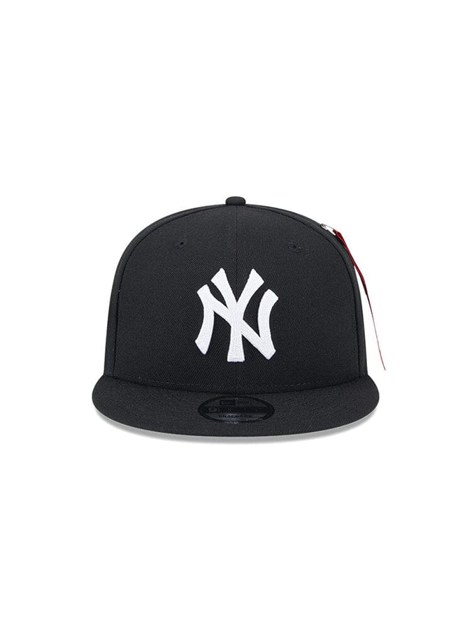 New York Yankees x Alpha Industries x New Era 950 Cap in black, showcasing a white embroidered NY team logo on the front.
