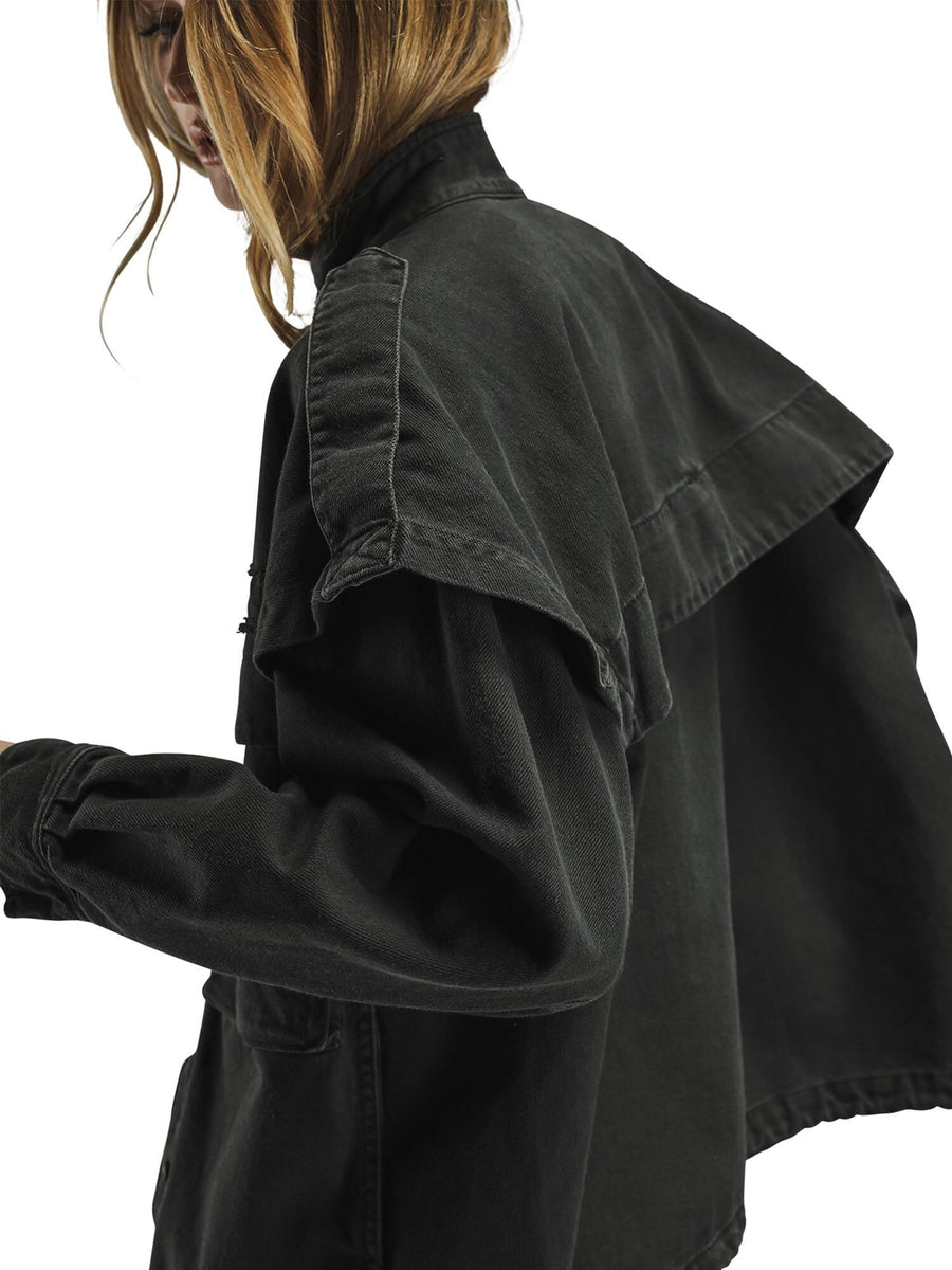 Alpha Industries Oversized Ctn Utility Jacket W, large shoulder flaps, subtle cargo pockets.