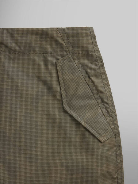 Alpha Industries Lightweight Parachute Pant, Green Check-Patterned Ripstop Fabric, Slanted Front Pocket, Visible Stitching.