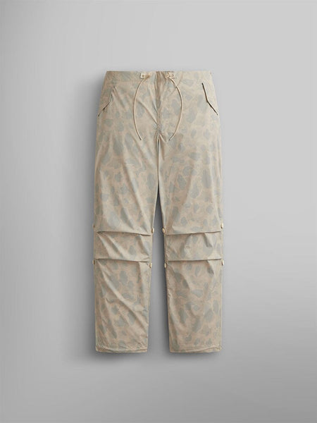 Alpha Industries Lightweight Parachute Pant MA-1 Limestone, frogskin camo print, drawstring waist, side pockets, leg buttons, ripstop fabric.
