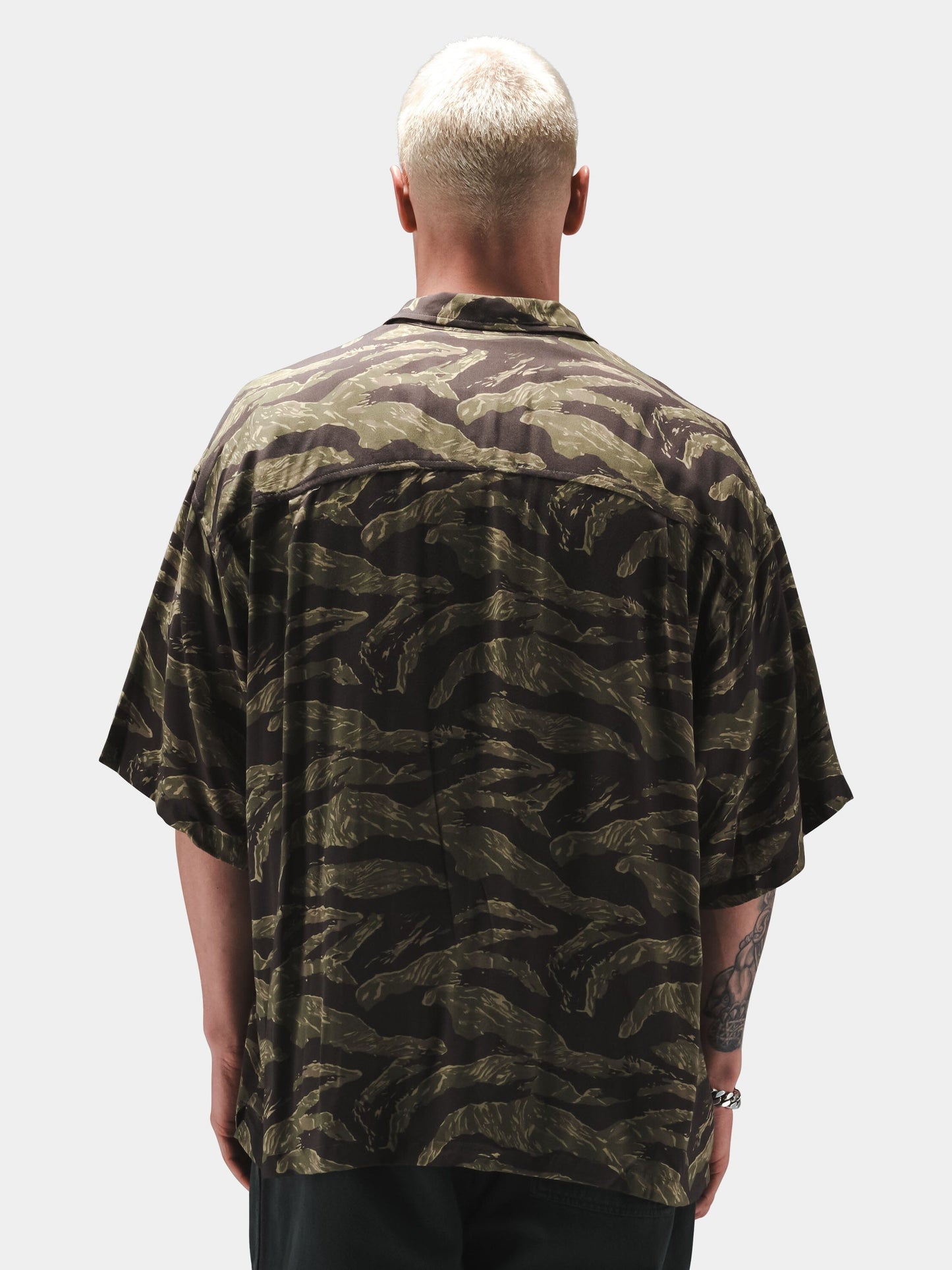 SS CAMO RELAXED CAMP SHIRT TOPS Alpha Industries 