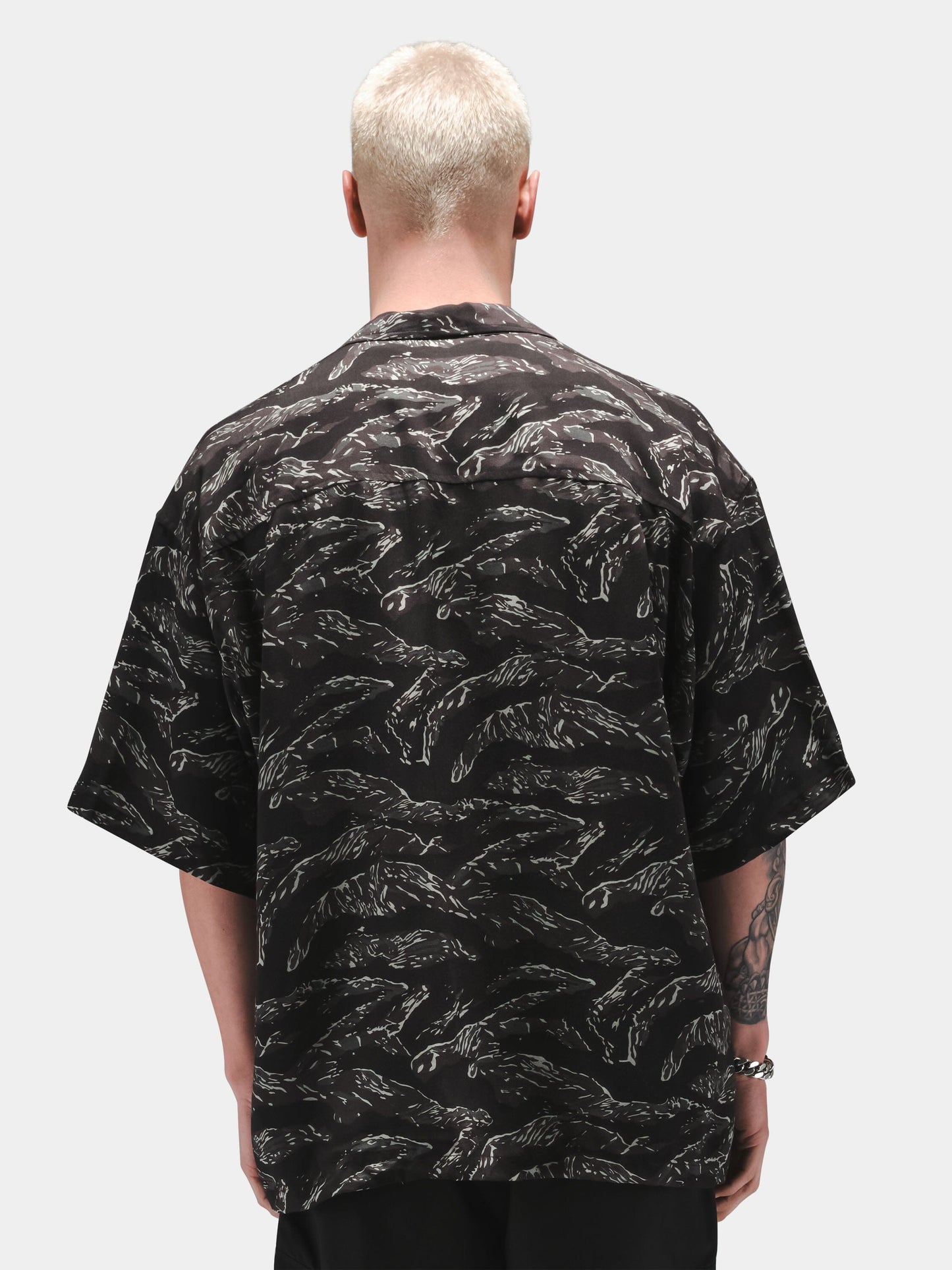 SS CAMO RELAXED CAMP SHIRT TOPS Alpha Industries 