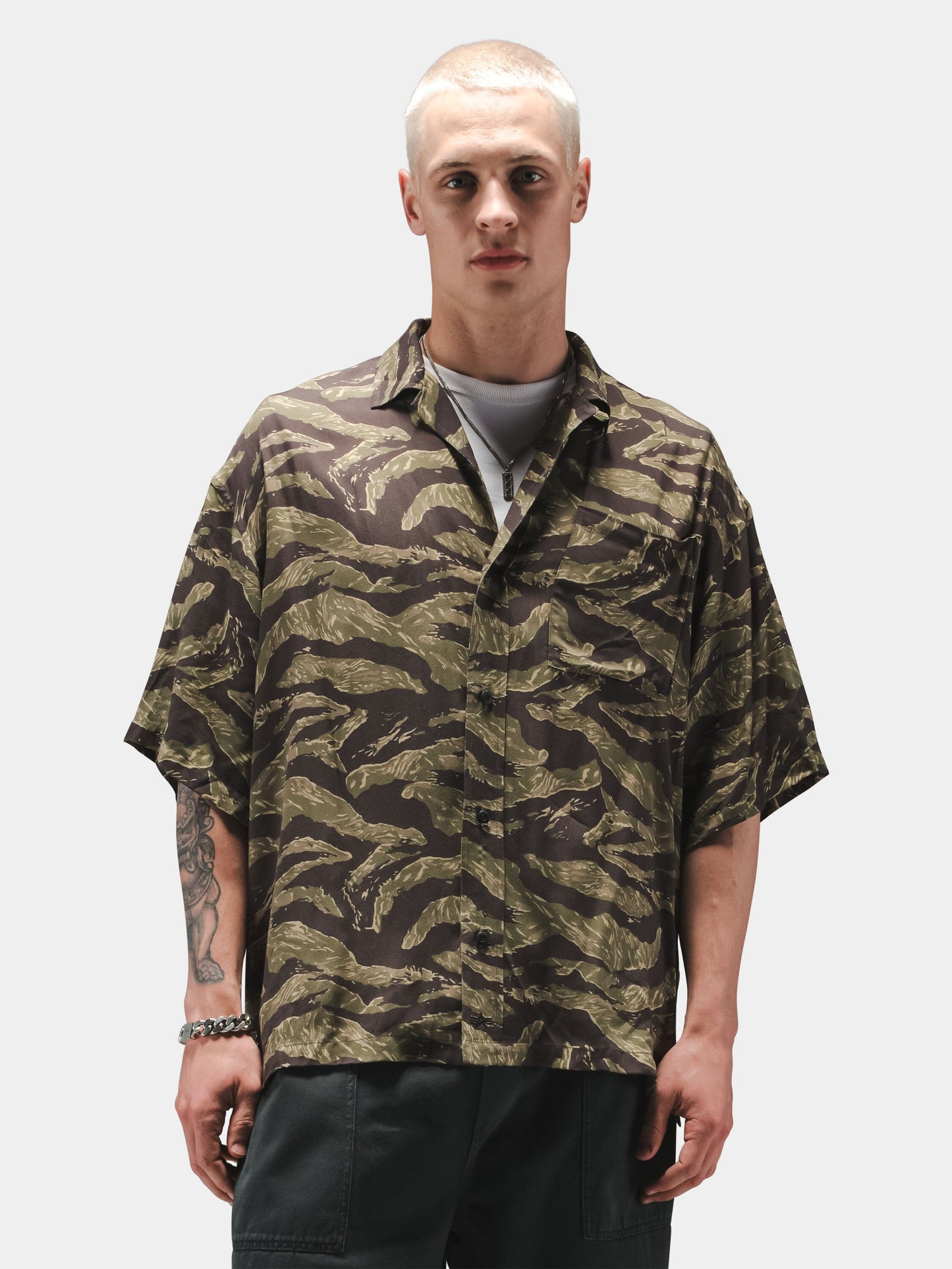 SS CAMO RELAXED CAMP SHIRT TOPS Alpha Industries 