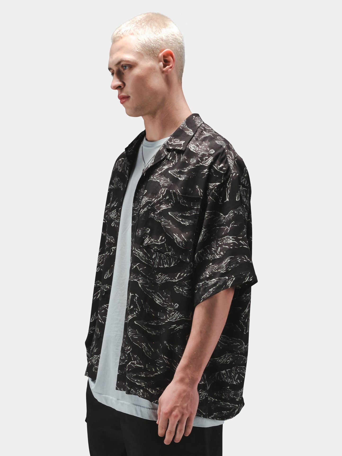 SS CAMO RELAXED CAMP SHIRT TOPS Alpha Industries 