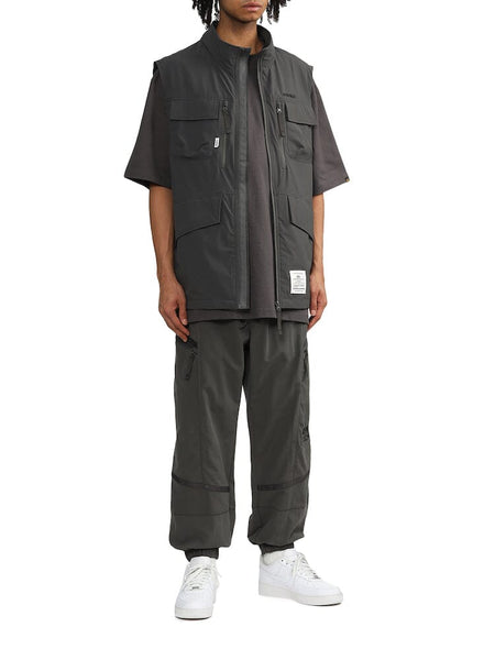 Alpha Industries / Unfrm Nylon Tactical Vest, dark color, nylon material, utility pockets.