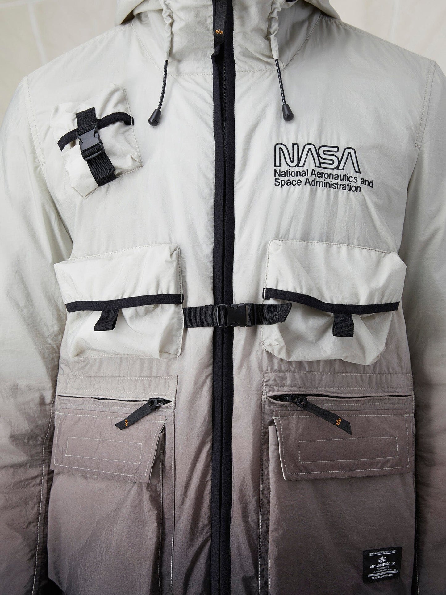 GRADIENT NASA WINDBREAKER OUTERWEAR Alpha Industries 