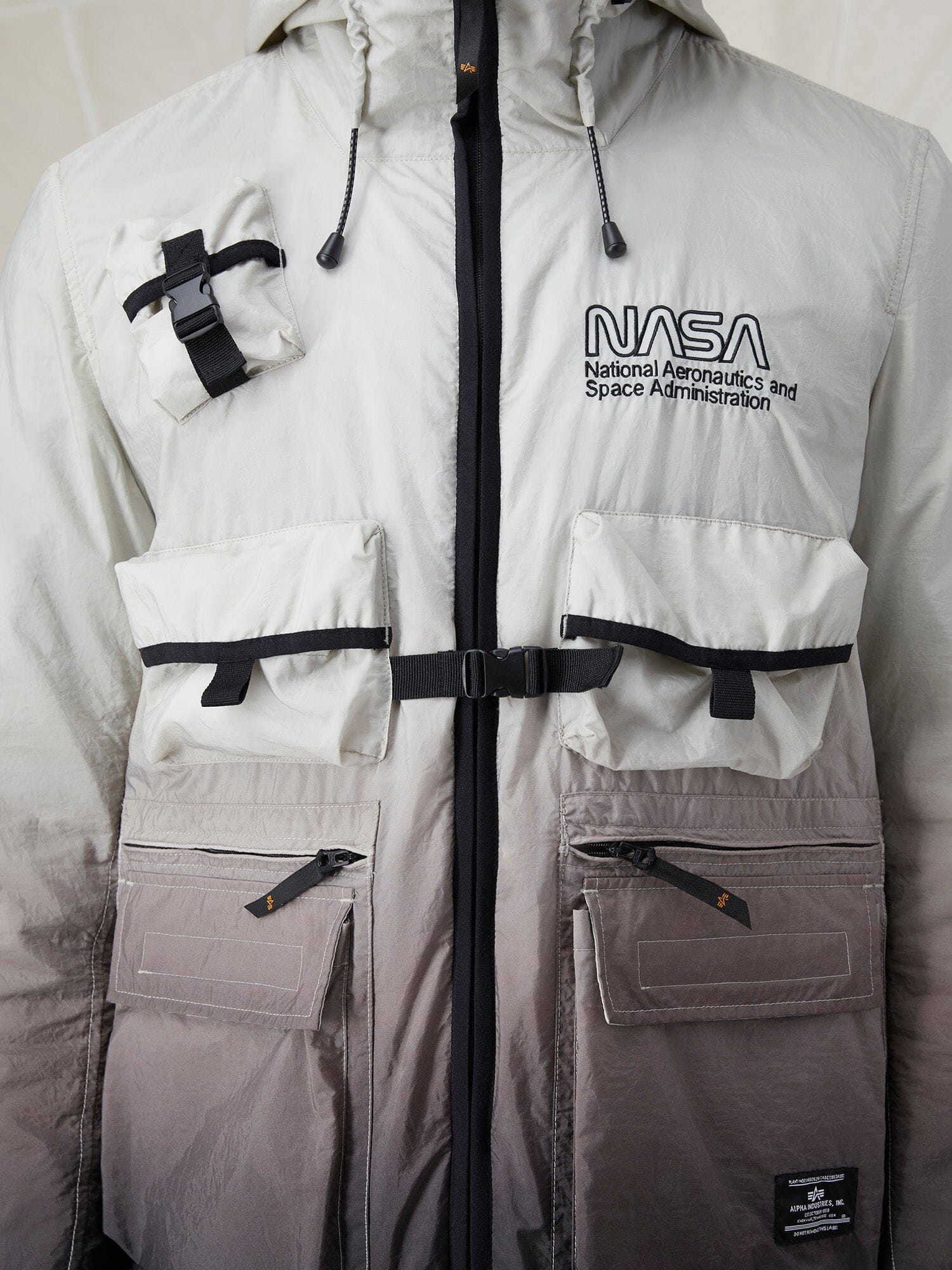 GRADIENT NASA WINDBREAKER OUTERWEAR Alpha Industries 