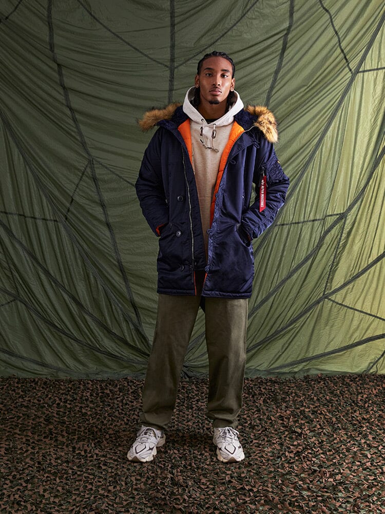 Alpha Industries N-3B Slim Fit Parka, fur-trimmed hood, green, zip closure.