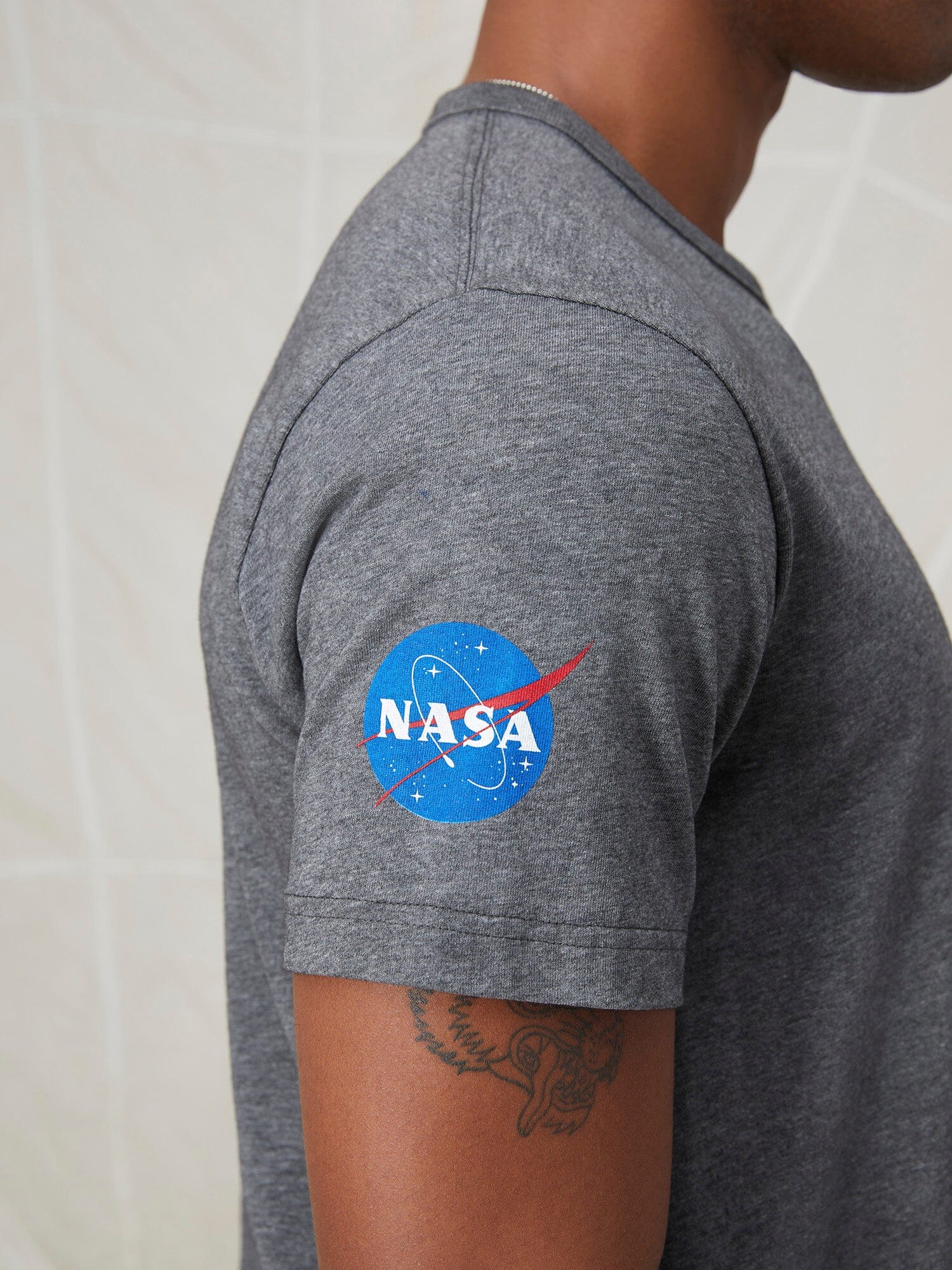 NASA WORM LOGO TEE TOP Alpha Industries 